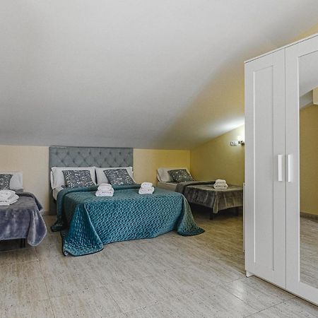 Red Large Family Apartment, Three Floors, 10 Guests Costa Adeje  Kültér fotó